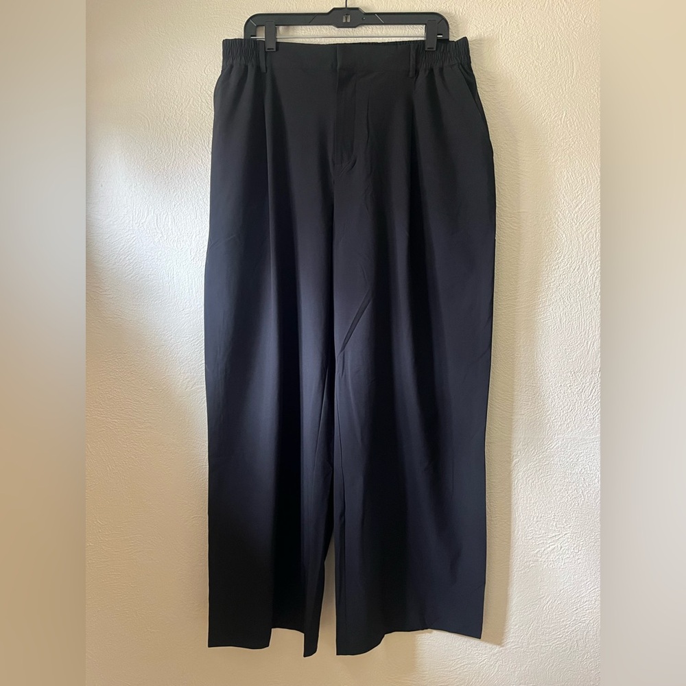 ALO Yoga Black High-Waist Pursuit Trousers - Picture 5 of 11